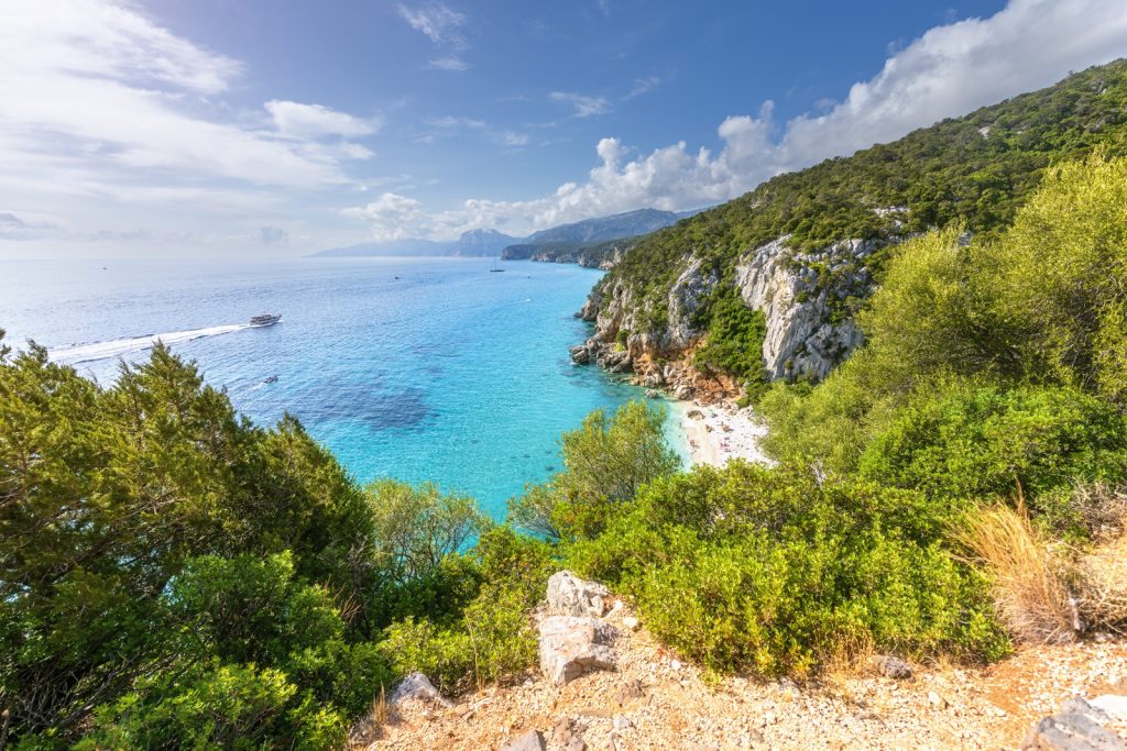 Tyrkysové pobřeží Sardinie